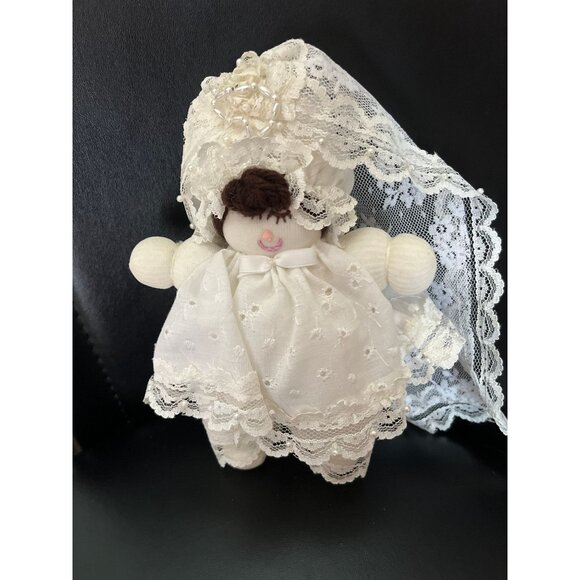 Vtg Handmade Little Girl Wedding Dress Doll With Long Lace Train And Pearl Beads - Picture 1 of 10